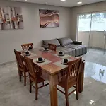 Amplo Apartamento Na Quadra Mar