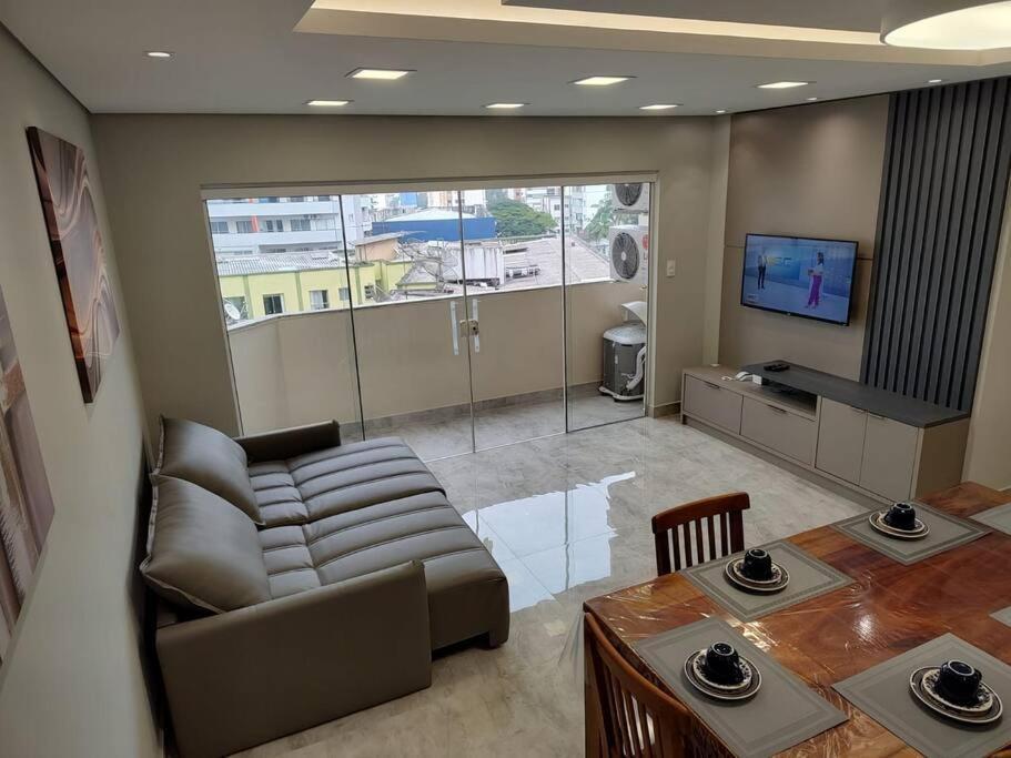 Apartamento Amplo Na Quadra Mar